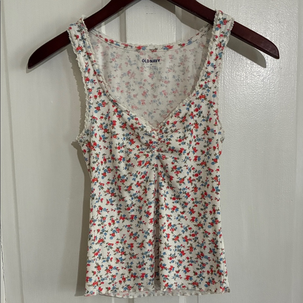Old Navy Women's Floral Camisole - White and Red Tank Top Size XS